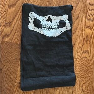 Black Skull Graphic Neck warmer
